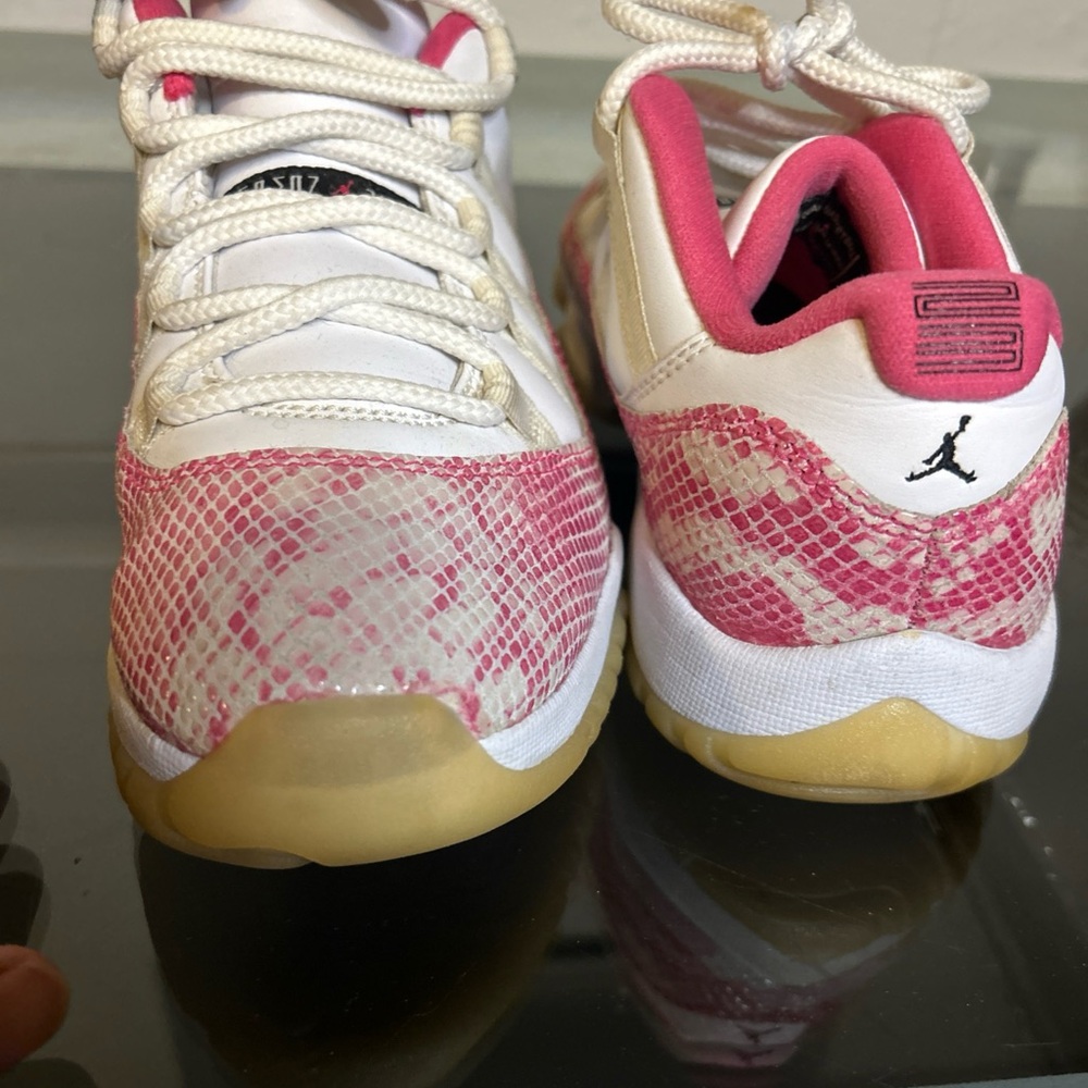 Size 8 - Air Jordan 11 Retro Low Pink Snakeskin W - Picture 7 of 16